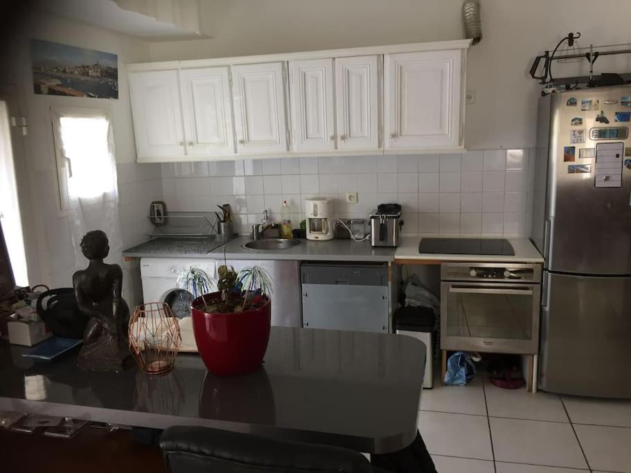 Villa Sidonie : Jardin+Jacuzzi En Ete, Plage A 17Min A Pied マルセイユ エクステリア 写真