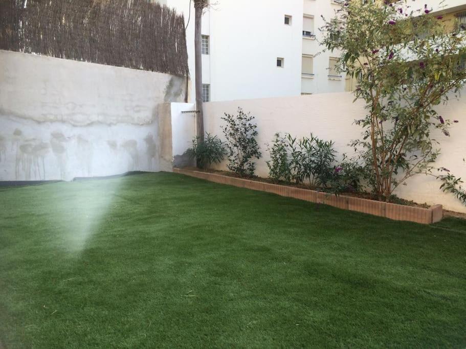 Villa Sidonie : Jardin+Jacuzzi En Ete, Plage A 17Min A Pied マルセイユ エクステリア 写真